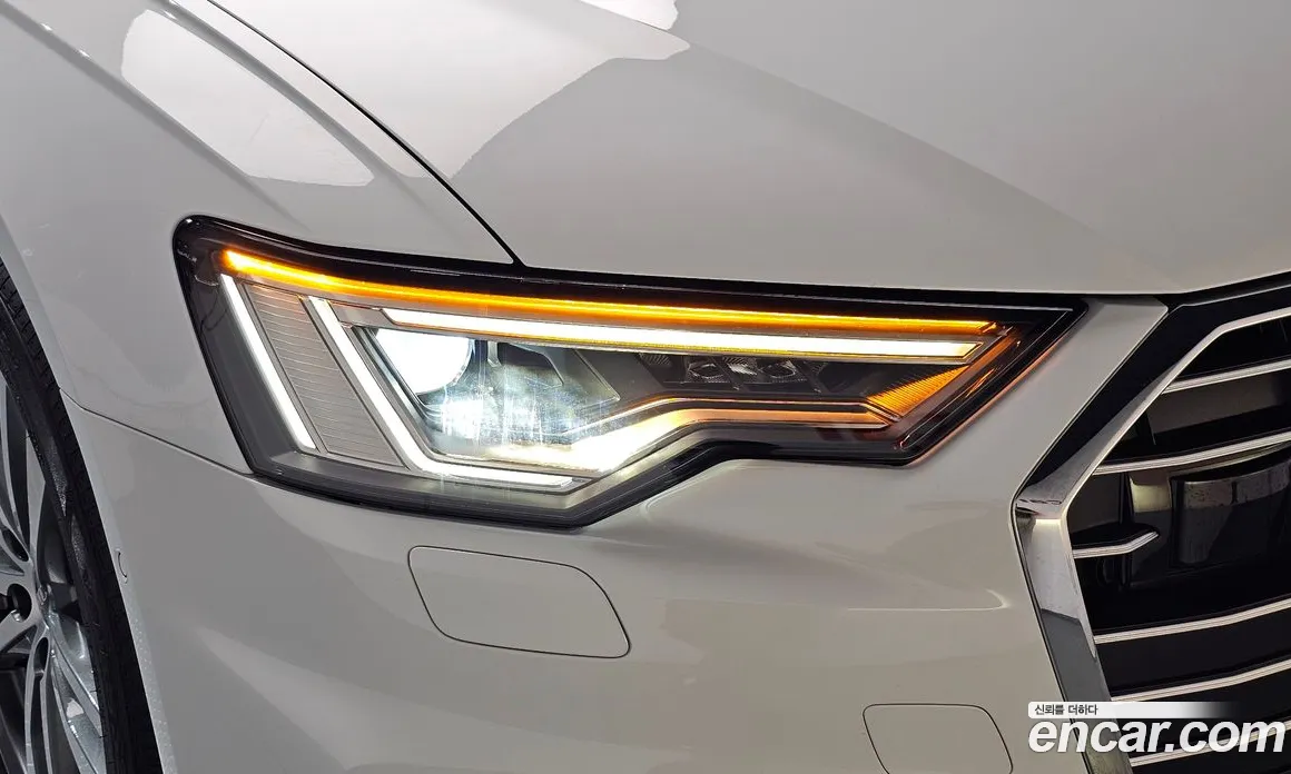 سيارة Audi معروضة من أوتوبان