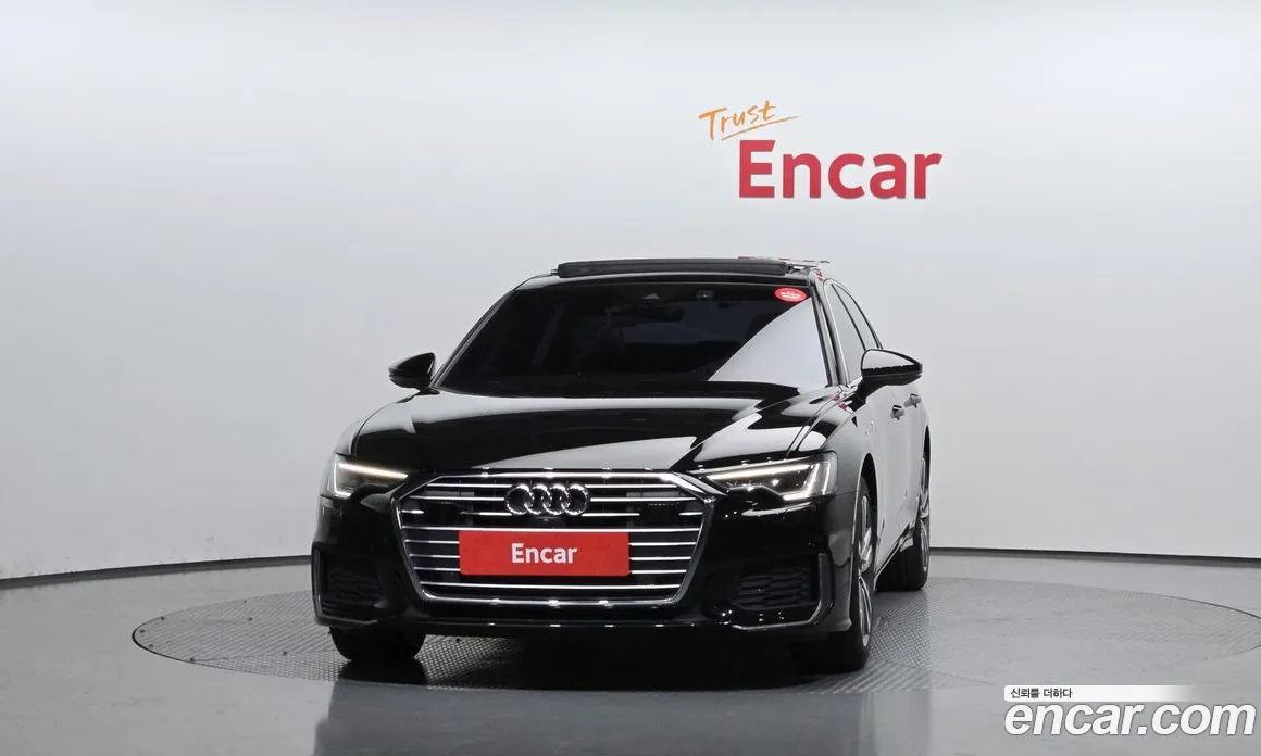 سيارة Audi معروضة من أوتوبان