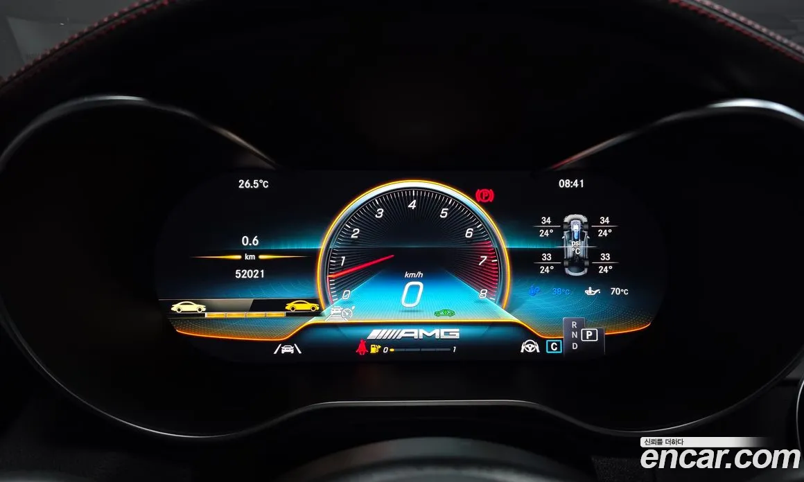 سيارة Mercedes-Benz معروضة من أوتوبان